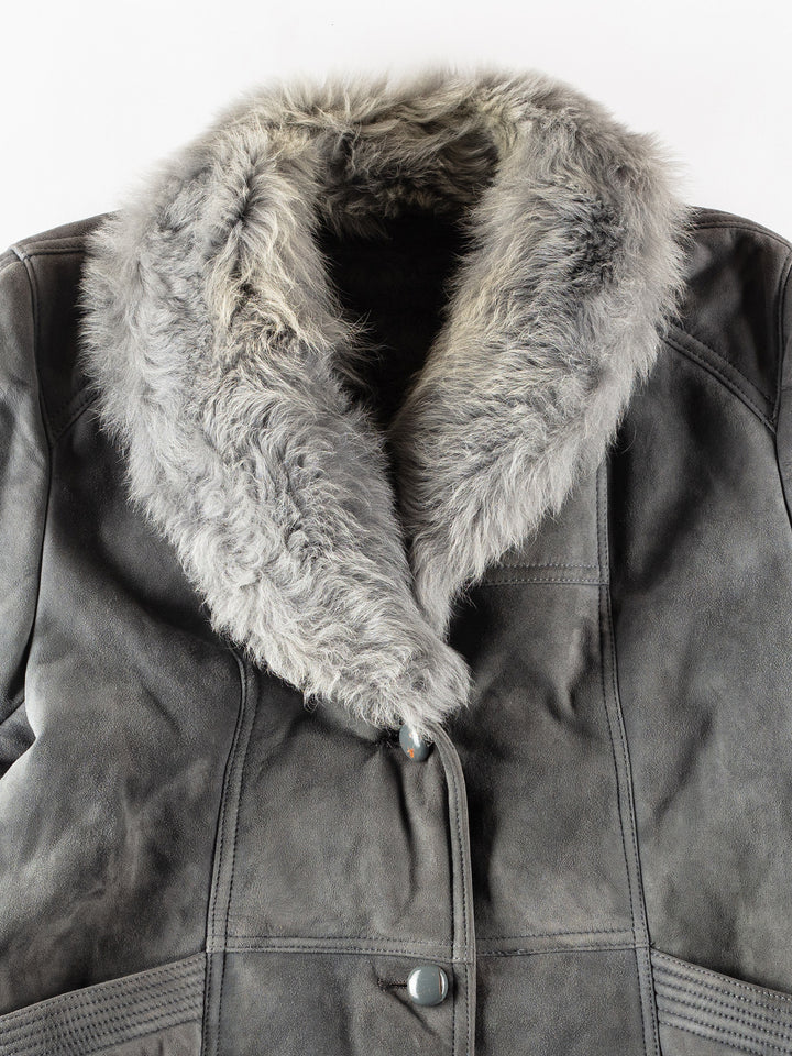 Vintage 80's Women Sheepskin Coat in GrayMN242
