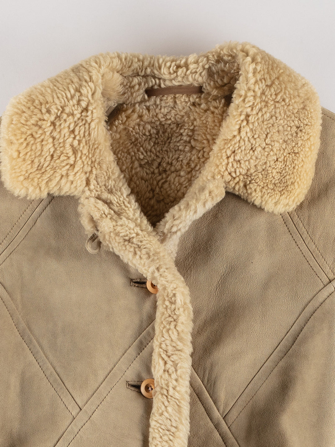 Vintage 80's Women Sheepskin Coat in BeigeMN434