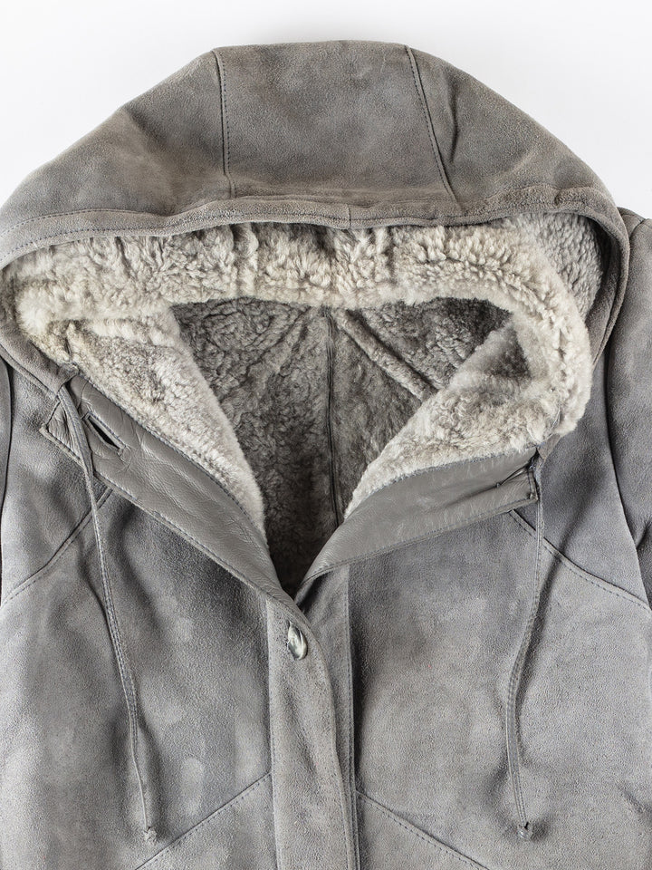 Vintage 90's Women Sheepskin Coat in GrayMN186