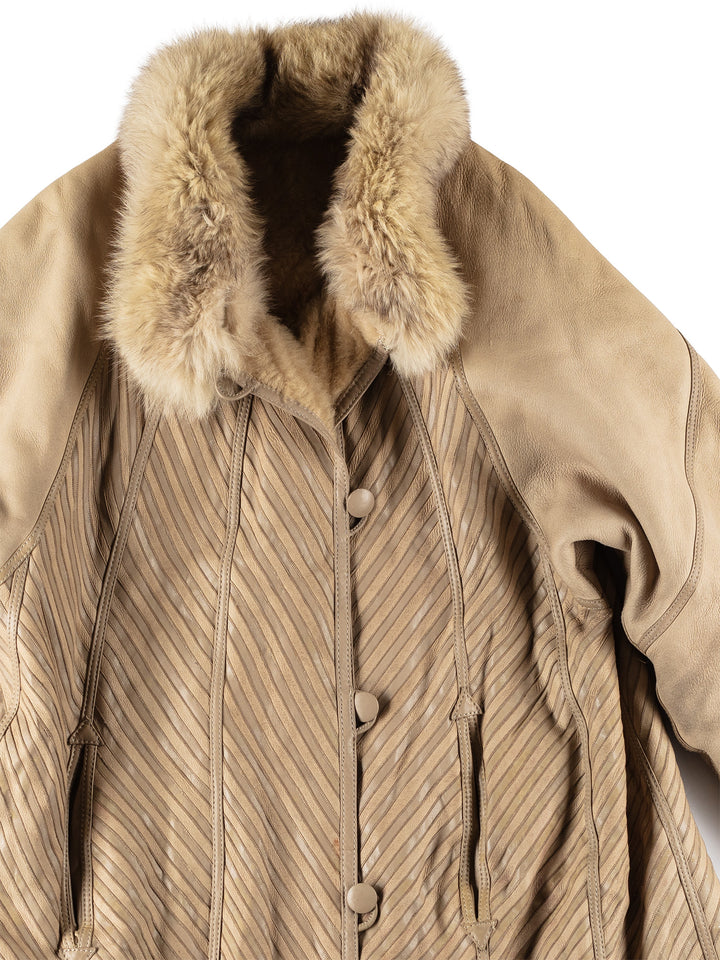 Vintage 90's Women Sheepskin Coat in Beige