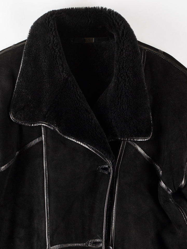 Vintage 90's Women Sheepskin Coat in BlackMN144