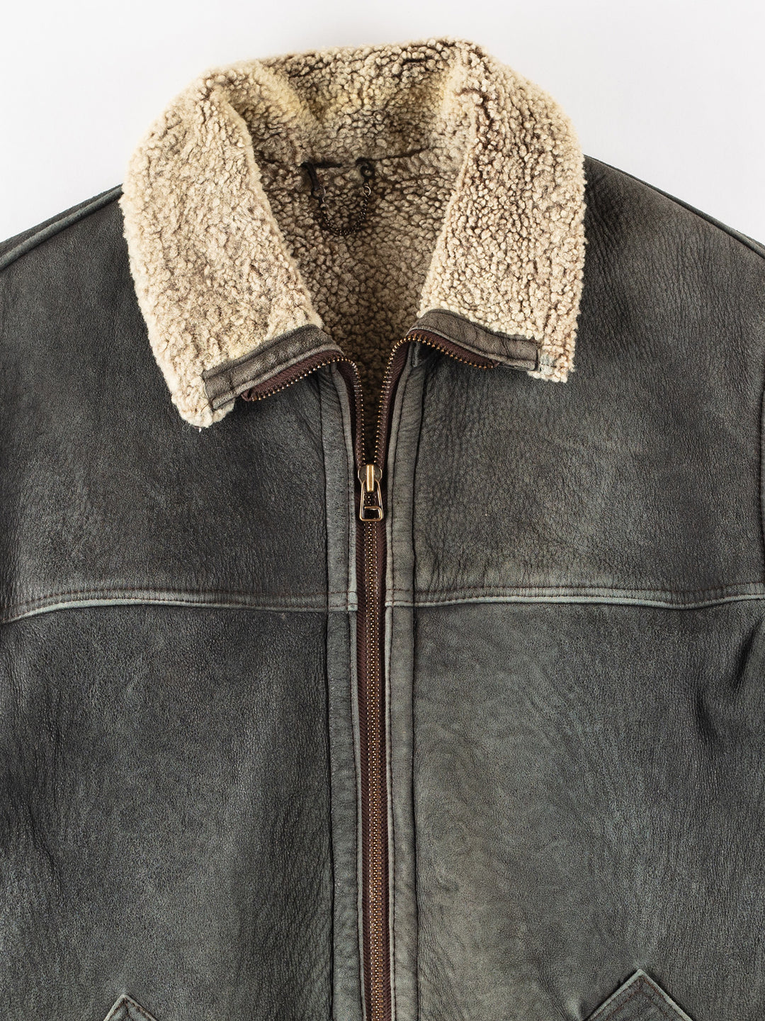 Vintage 90's Men Sheepskin Coat in GrayVN184