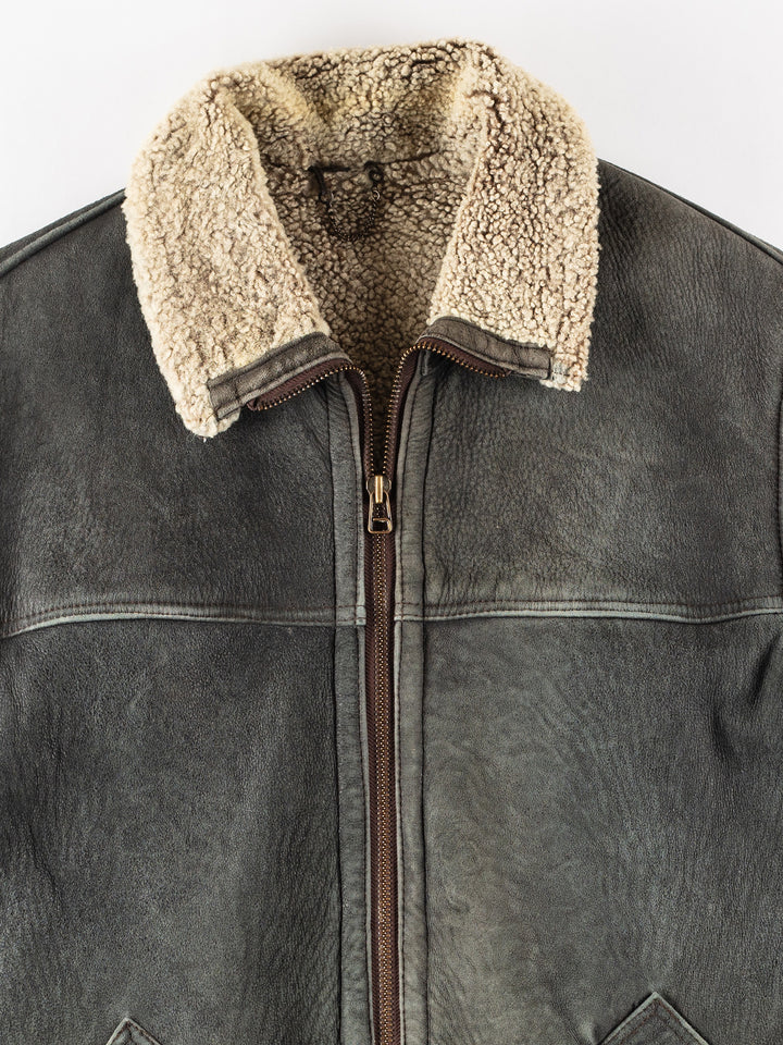Vintage 90's Men Sheepskin Coat in GrayVN184