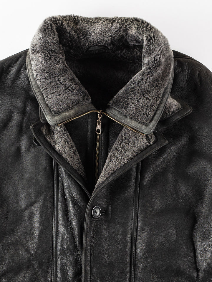 Vintage 90's Men Sheepskin Coat in BlackVN154
