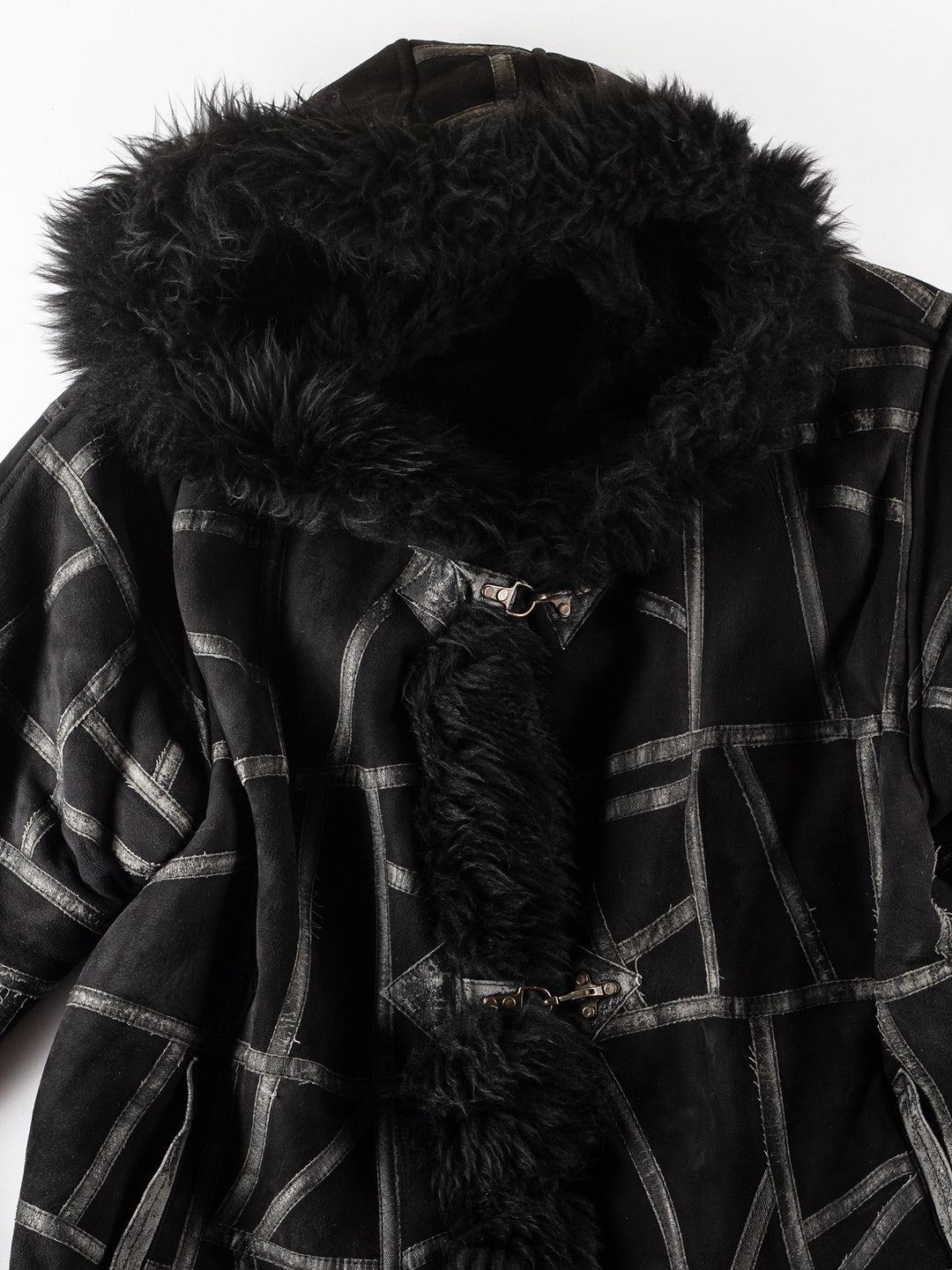 Vintage 80's Women Sheepskin Coat in BlackMN237