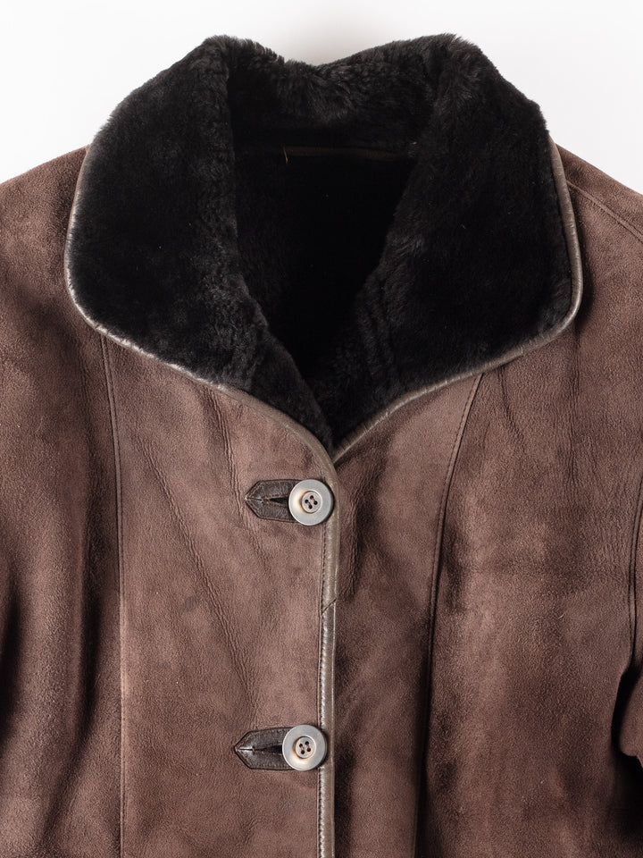 Vintage 90's Women Sheepskin Coat in Brown