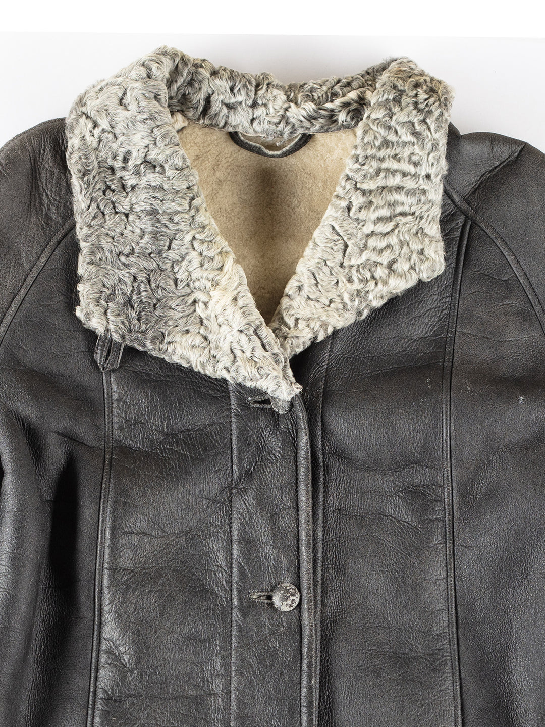 Vintage 90's Women Sheepskin Coat in GrayMN214