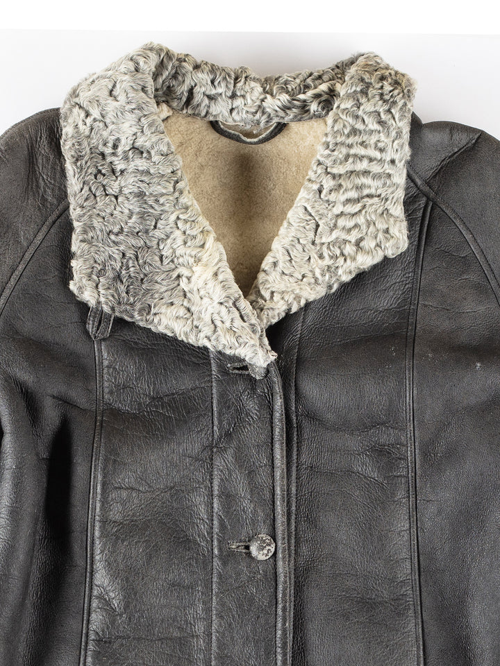 Vintage 90's Women Sheepskin Coat in GrayMN214
