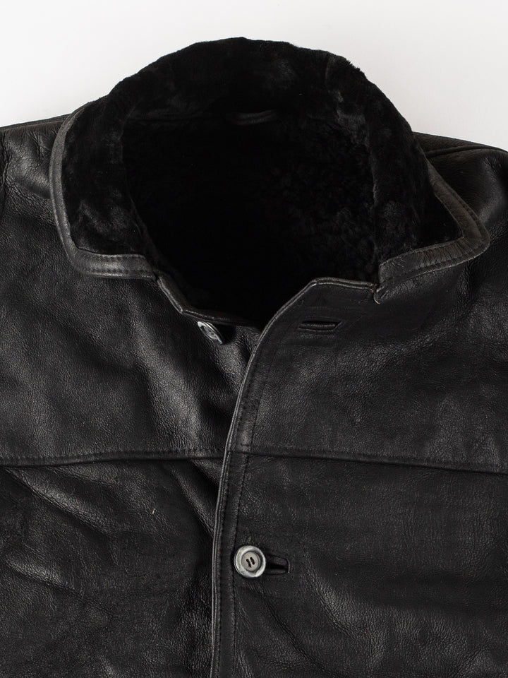 Vintage 90's Men Sheepskin Coat in BlackVN236