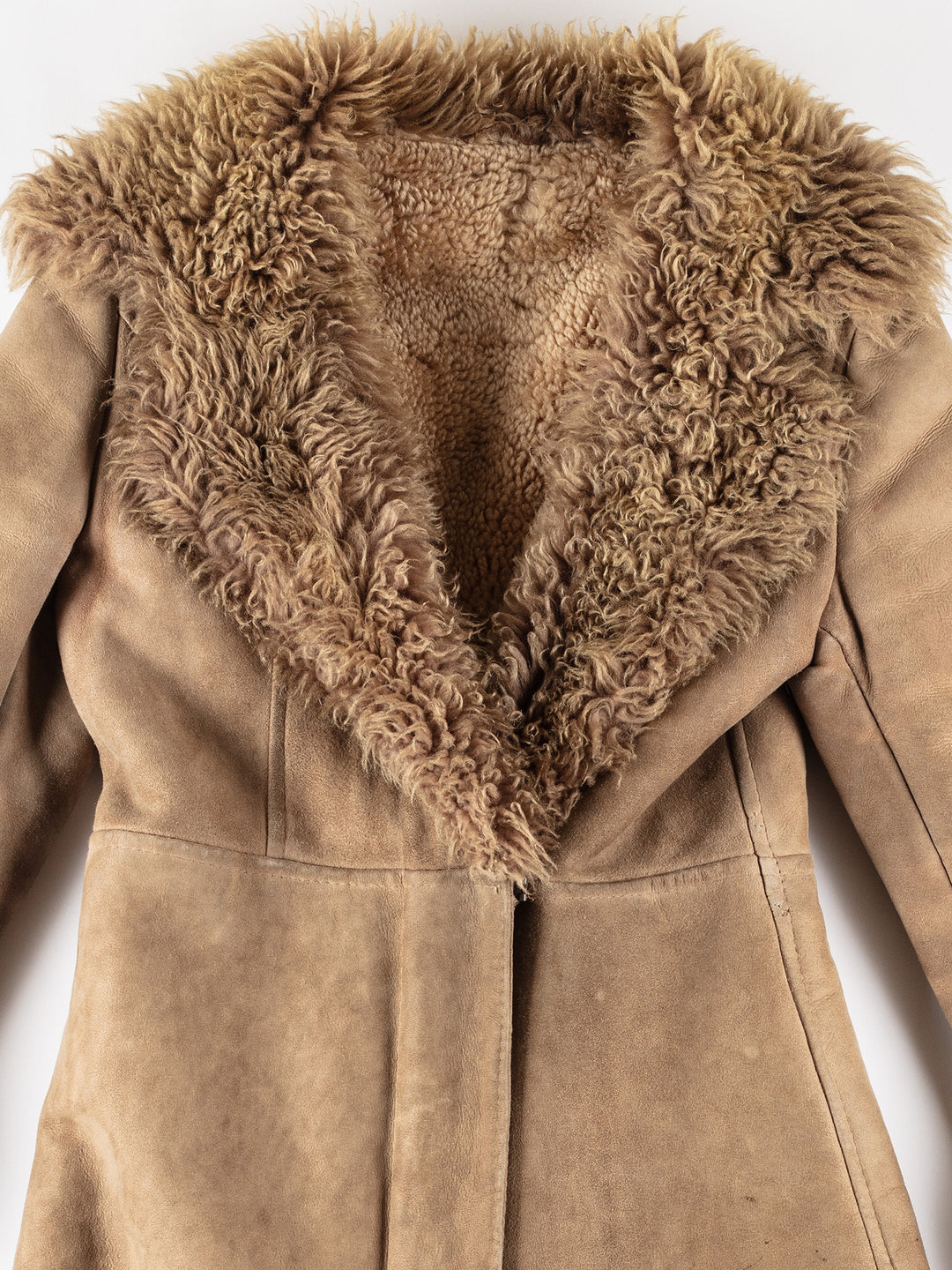 Vintage 70's Women Sheepskin Coat in BeigeMN635
