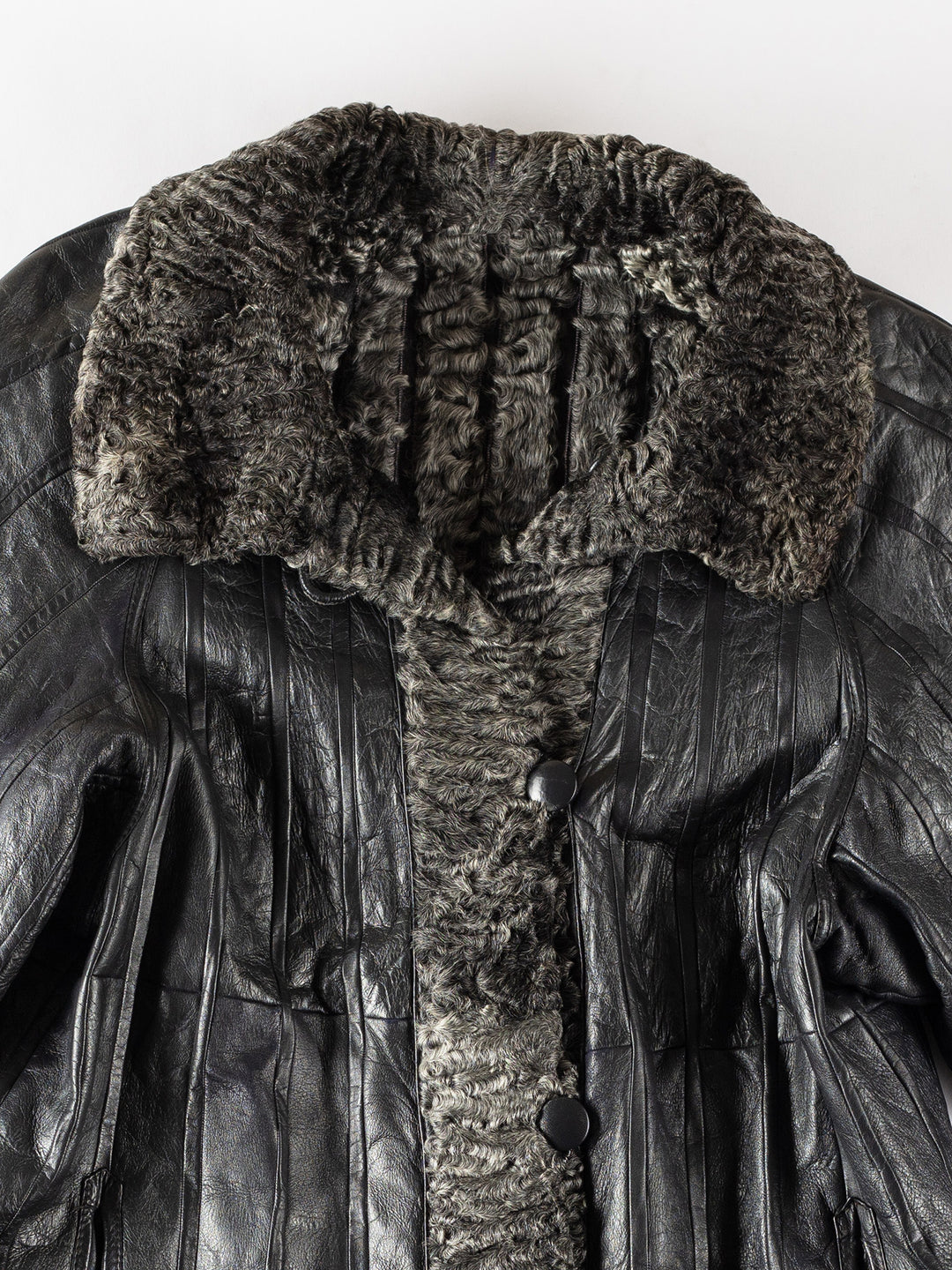 Vintage 70's Women Sheepskin Coat in GrayMN343