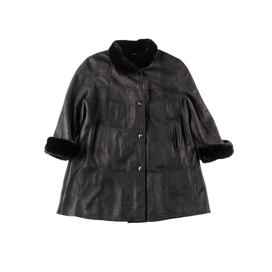 Vintage 90's Women Sheepskin Coat in Black