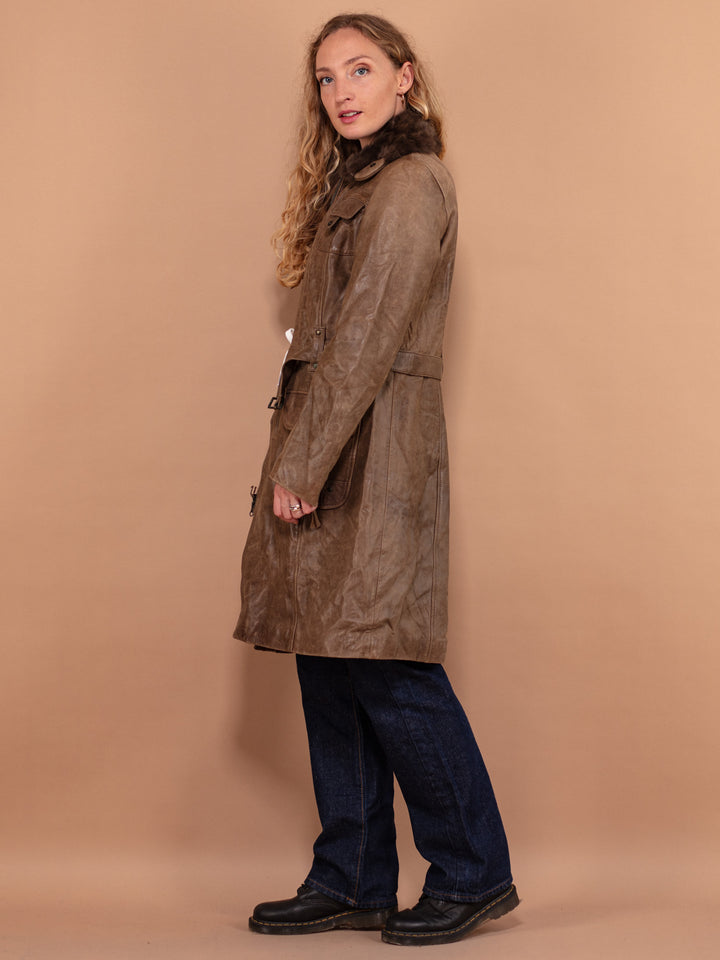 Vintage 90's Women Distressed Leather Coat in Brown - NorthernGrip