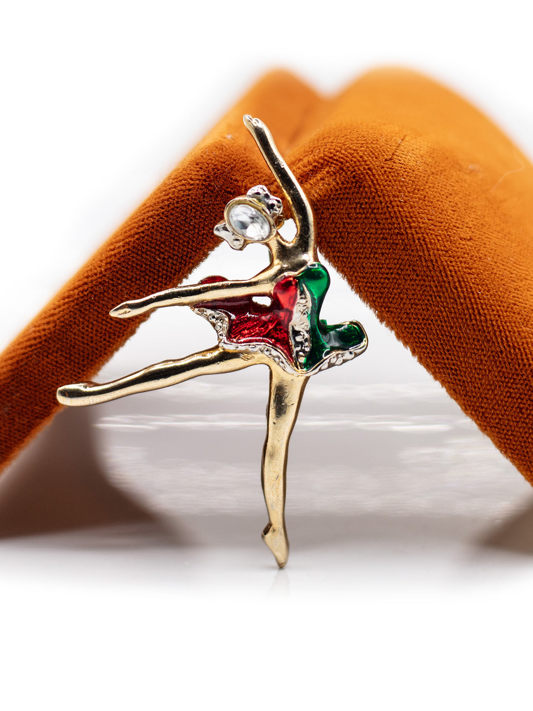 Vintage 60's Brooch in Gold