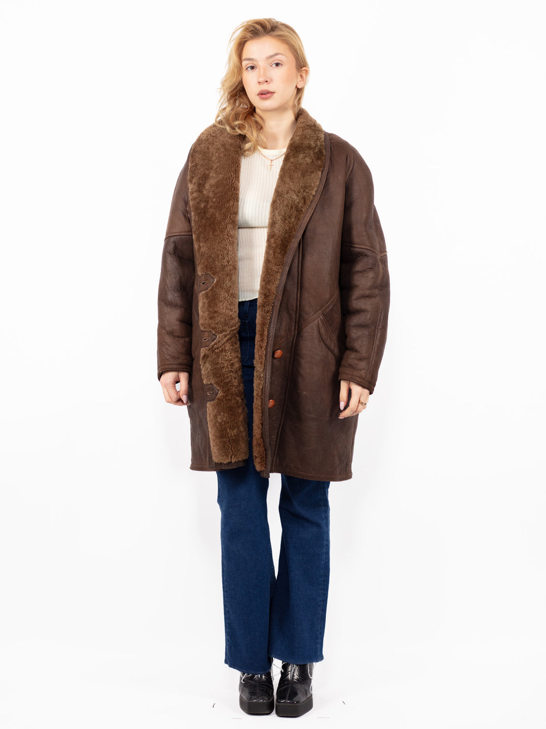 Vintage 90's Women Oversized Sheepskin Coat in Brown