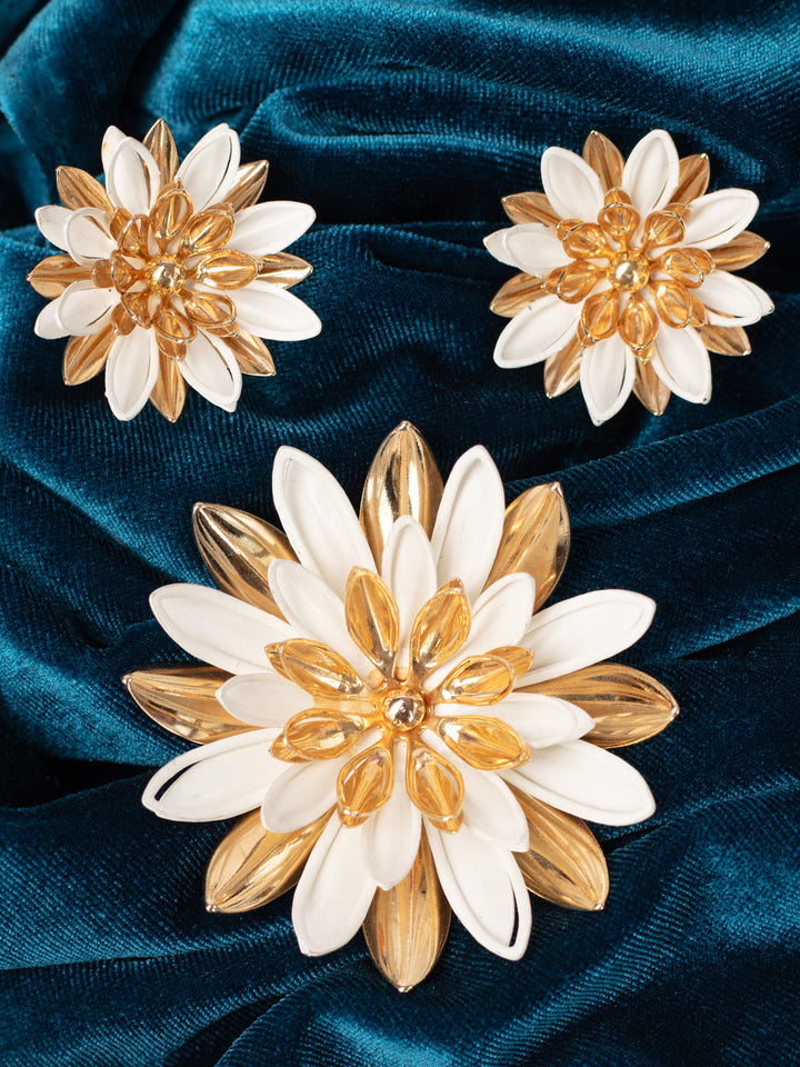Vintage 60's Sarah Coventry Enamel Flower Brooch & Earrings Set