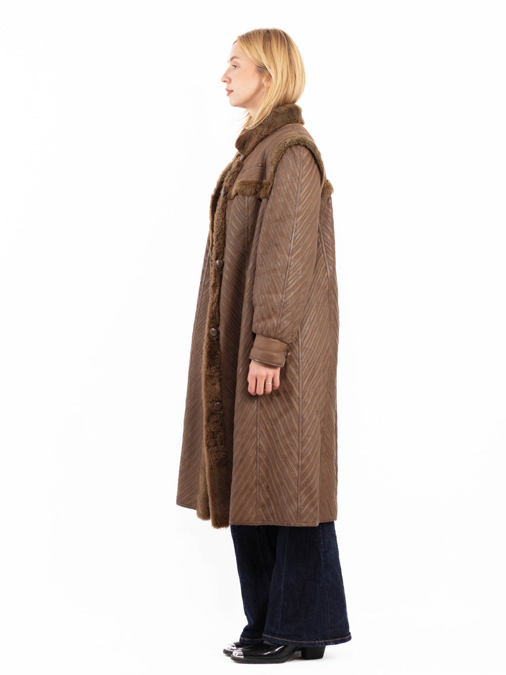 Vintage 80's Women Sheepskin Coat in Brown