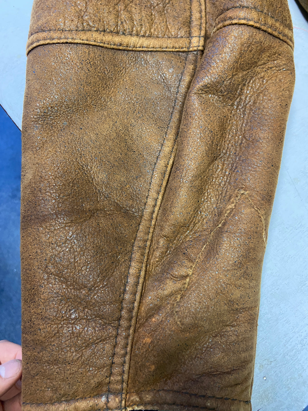 Vintage 90's Men Distressed Sheepskin Coat in Brown - NorthernGrip