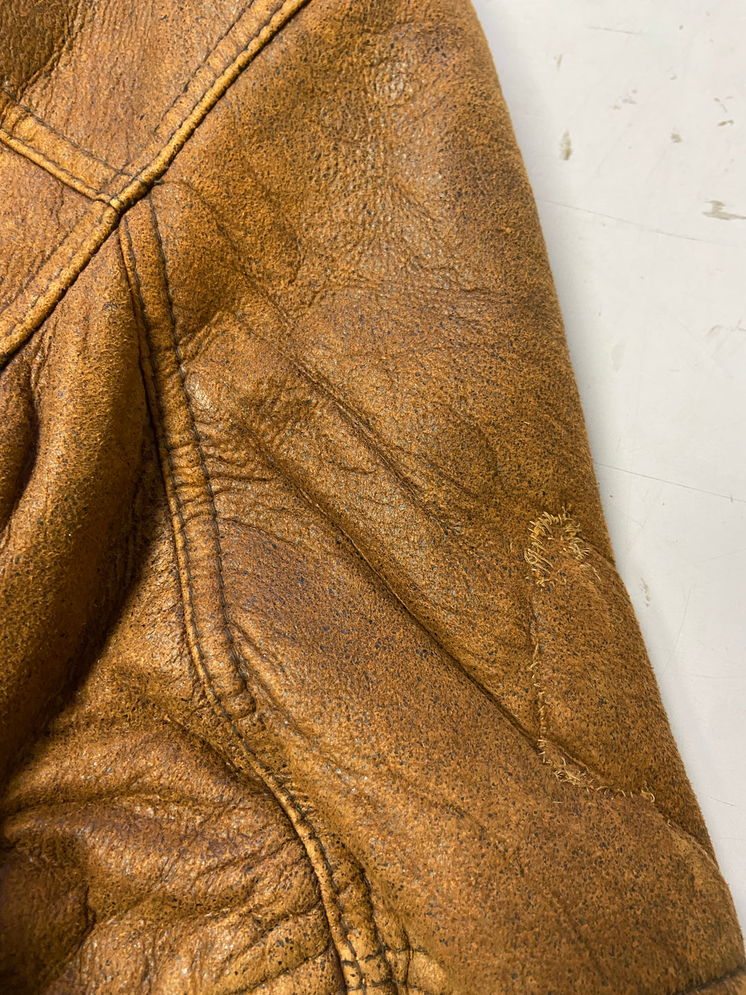 Vintage 90's Men Distressed Sheepskin Coat in Brown - NorthernGrip