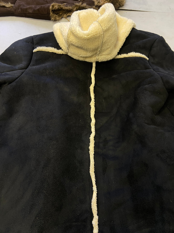Vintage 90's Women Faux Sheepskin Coat in Black - NorthernGrip