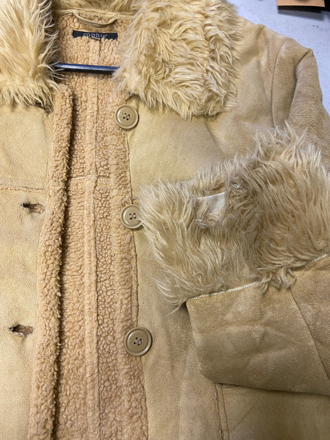 Vintage 90's Women Faux Sheepskin Coat in Beige - NorthernGrip