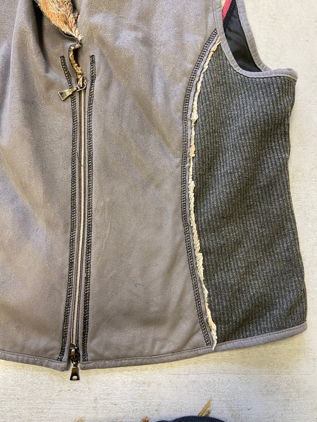 Vintage 00's Women Fleece Sherpa Vest in Gray - NorthernGrip