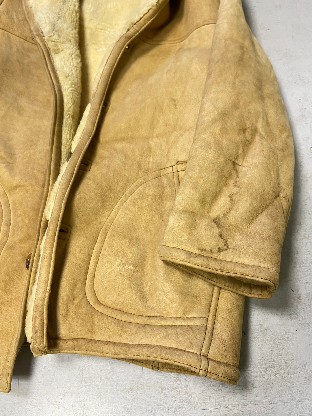 Vintage Men Sheepskin Coat in Beige
