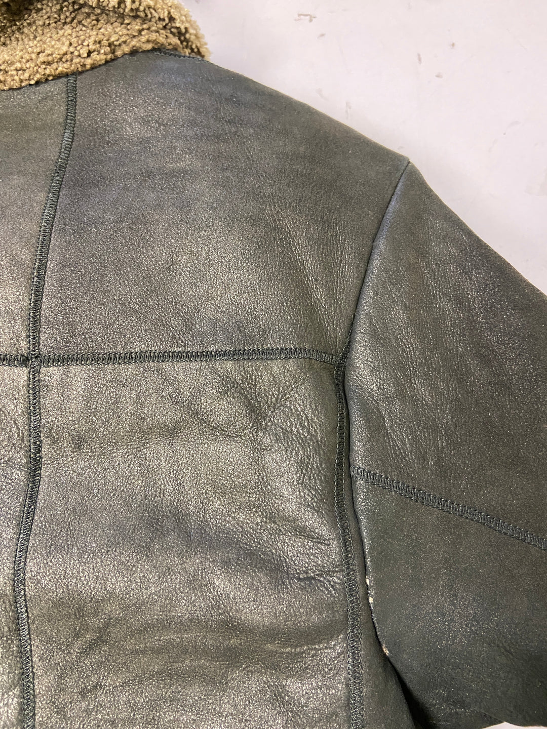 Vintage 90's Women Sheepskin Coat in Black