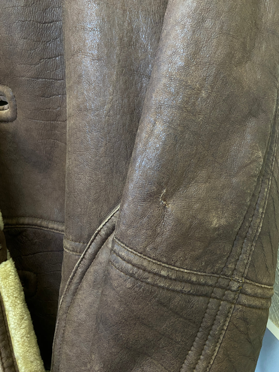 Vintage 80's Men Sheepskin Coat in BrownZ221