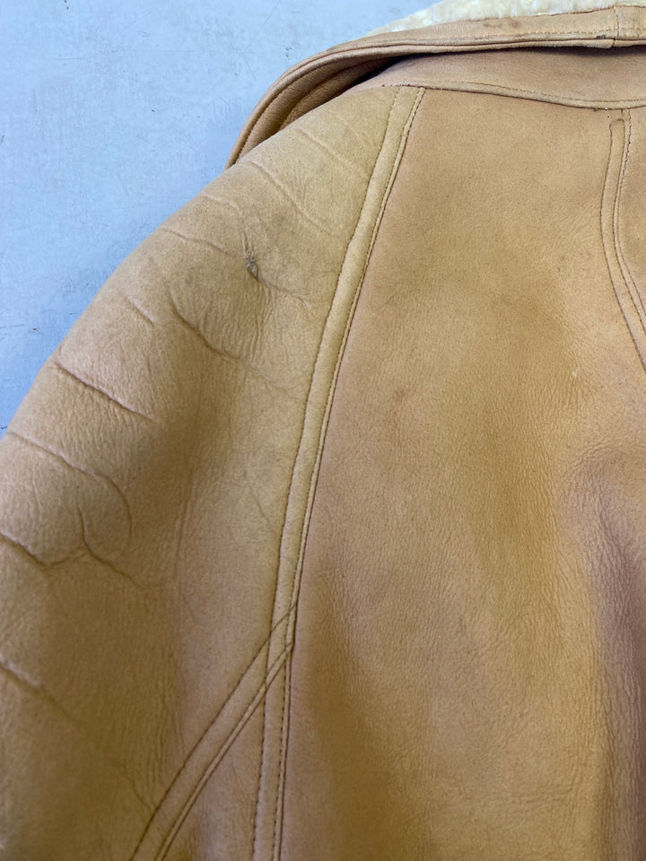 Vintage 80's Men Sheepskin Coat in BeigeZ603