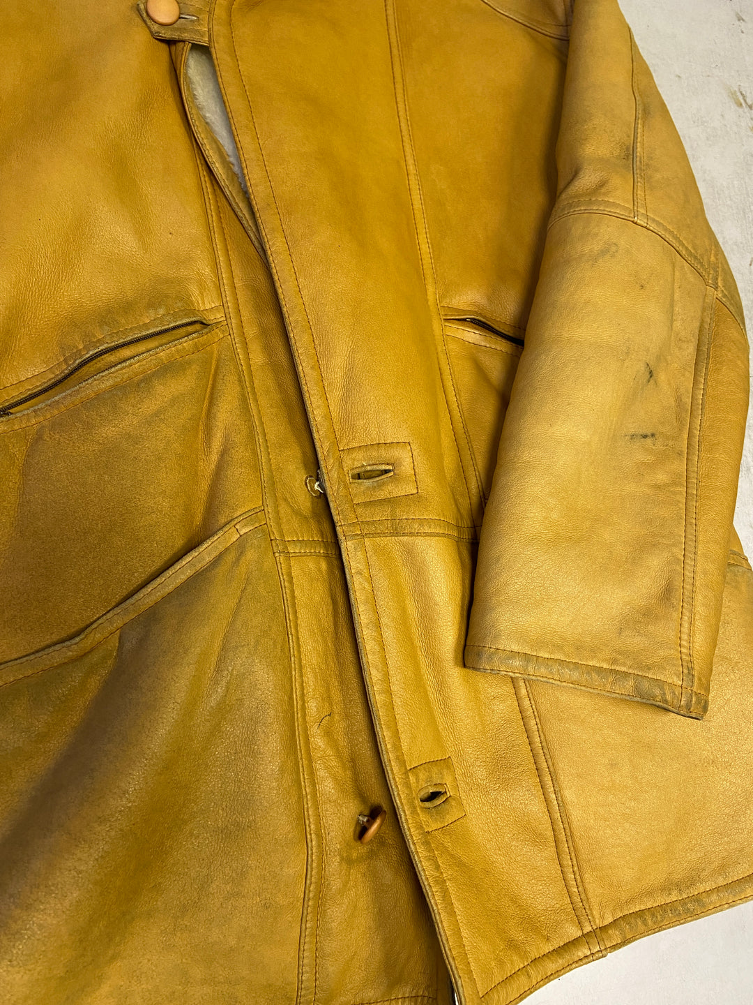 Vintage 90's Men Sheepskin in BeigeZ194