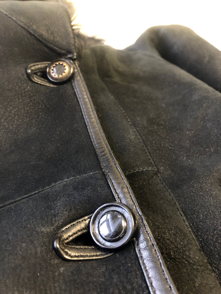 Vintage 90's Women Sheepskin Fur Coat in Black - NorthernGrip