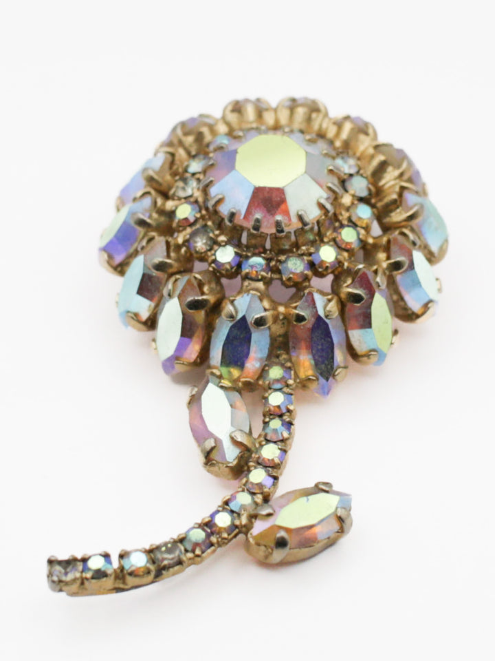 Vintage Brooch in Gold