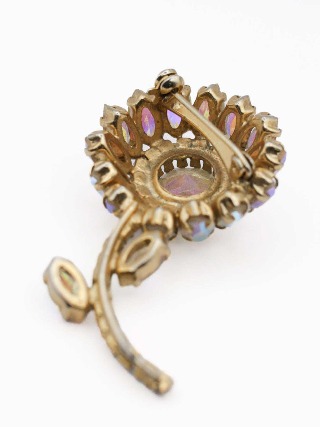 Vintage Brooch in Gold