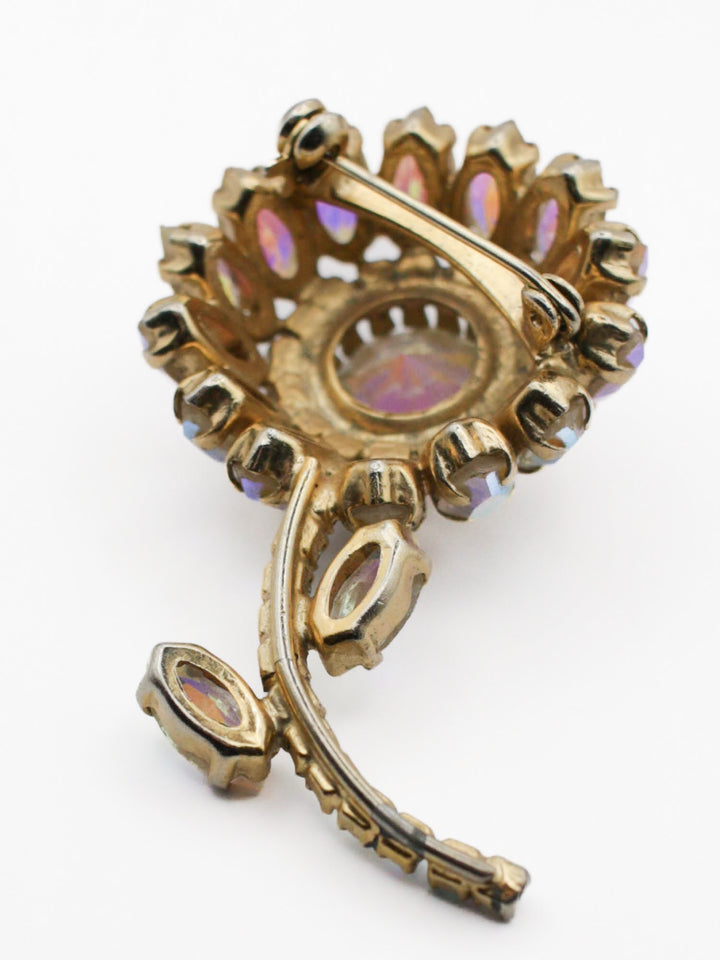 Vintage Brooch in Gold