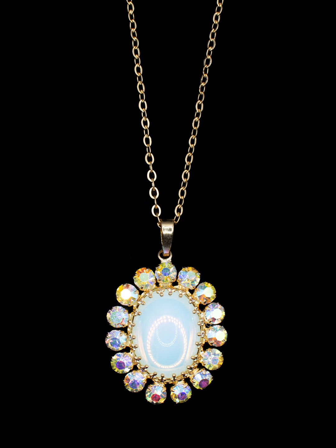 Vintage 60's Necklace in Gold