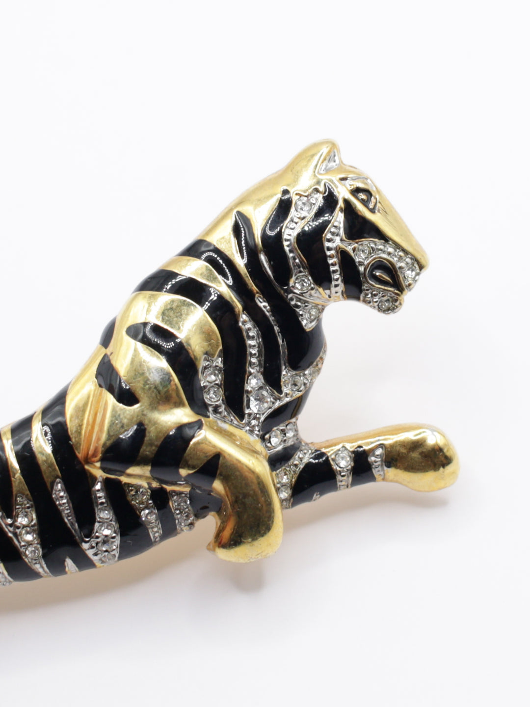Vintage 80's Brooch in Black