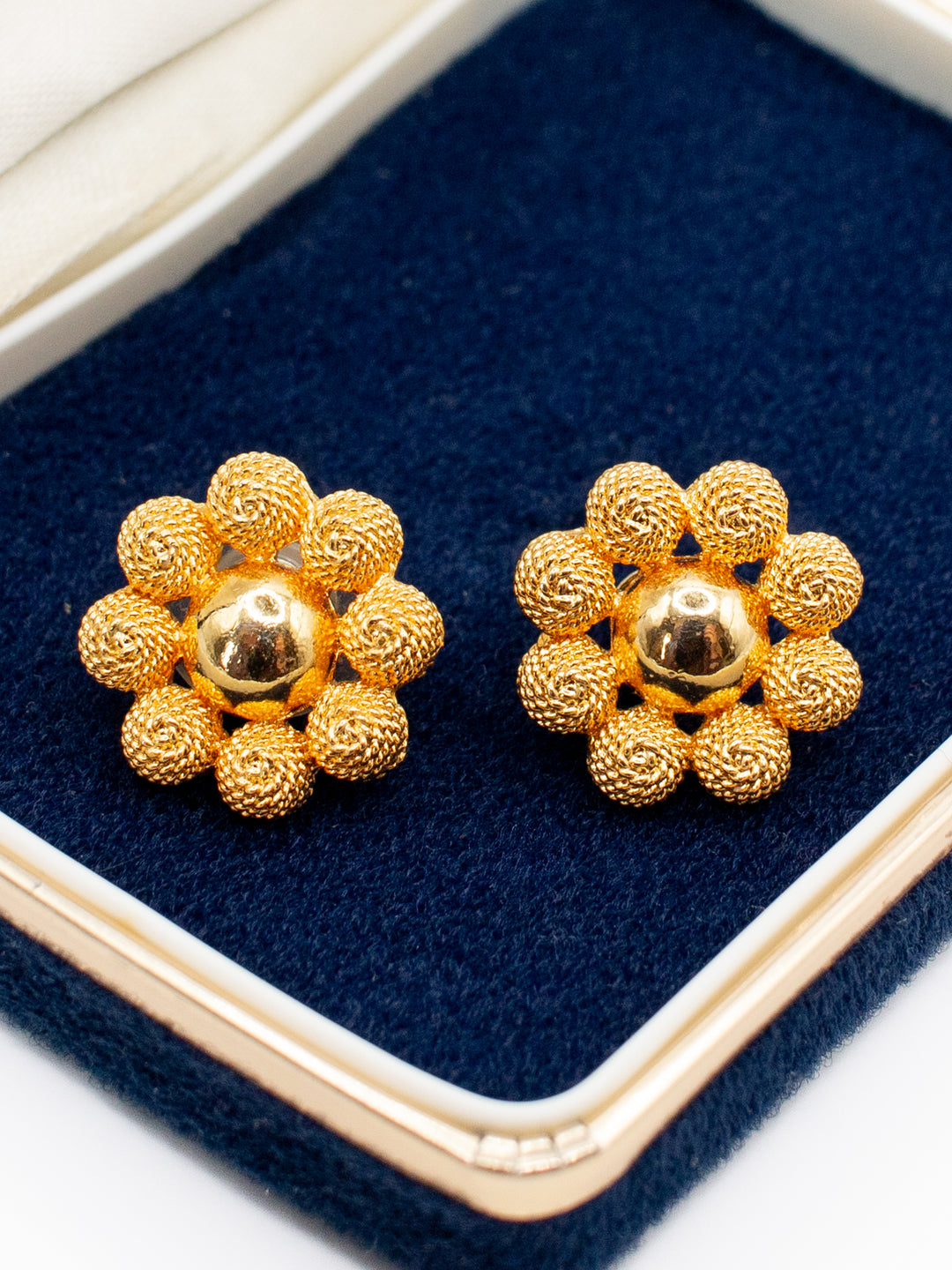 Vintage 80's Earrings in Gold