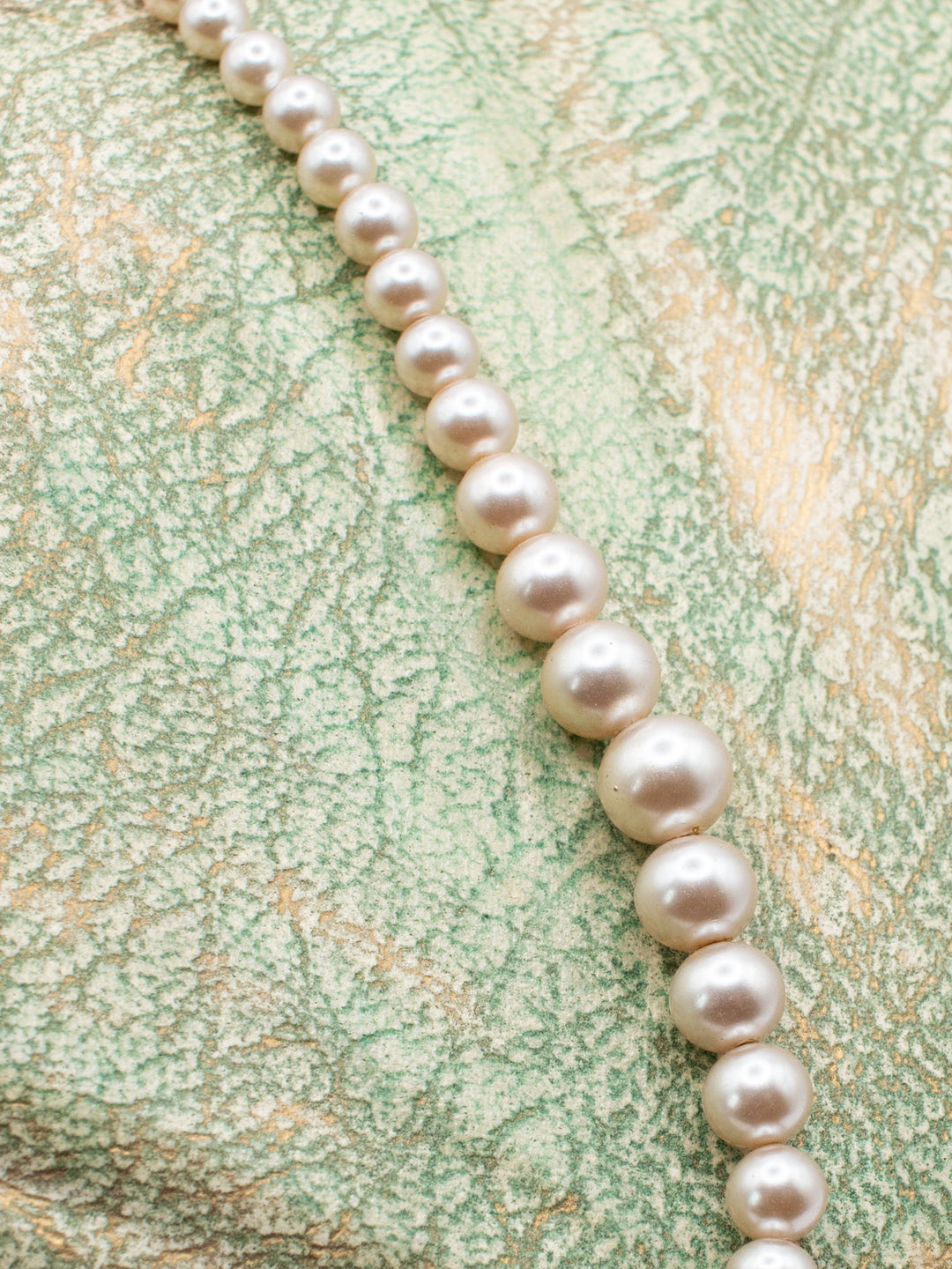 Vintage 50's Necklace in White