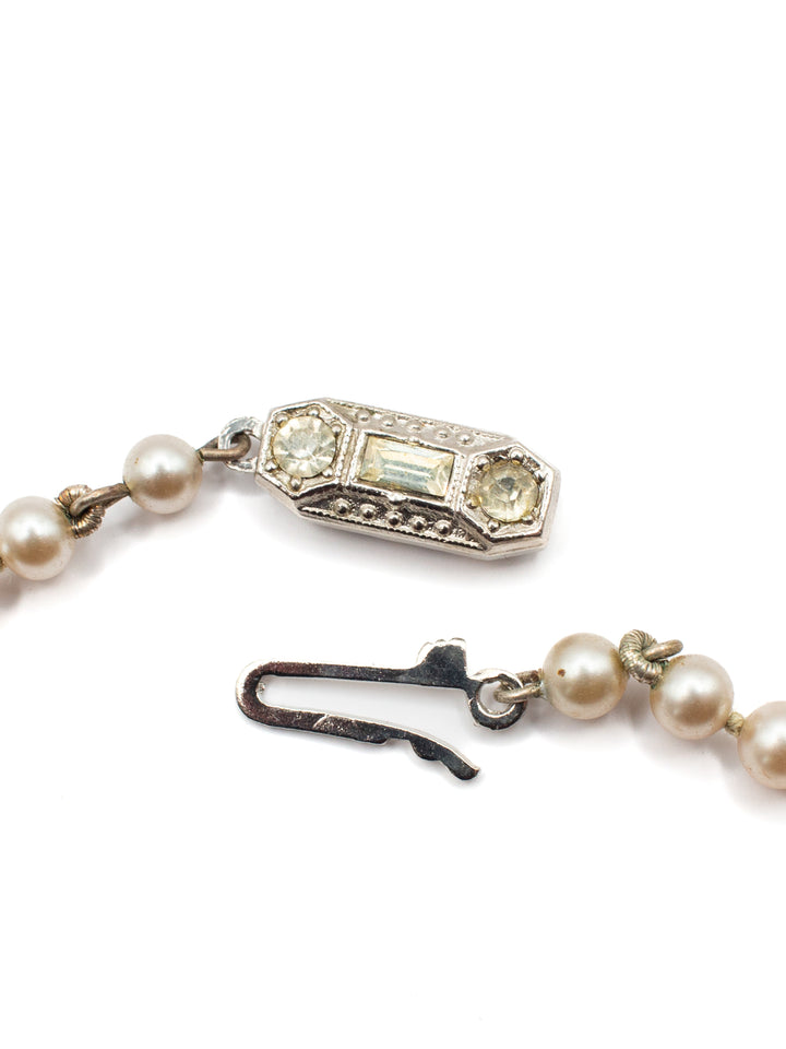 Vintage 50's Necklace in White
