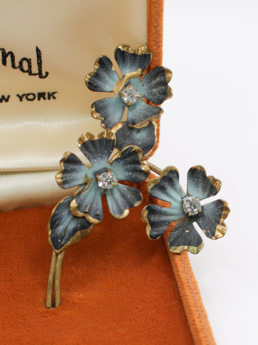 Vintage 40's Brooch in Blue