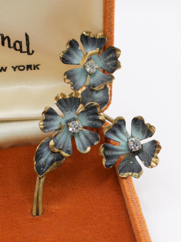 Vintage 40's Brooch in Blue