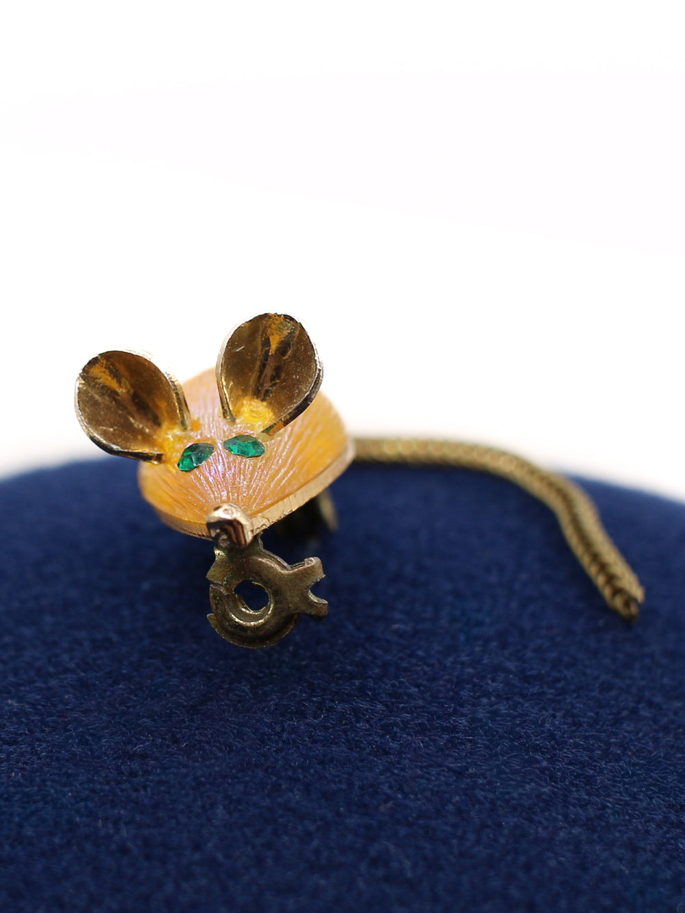 Vintage 60's Brooch in Gold
