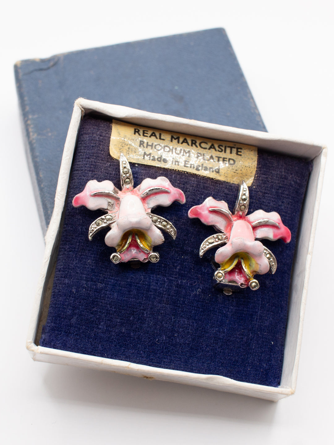 Vintage 50's Clip-on Earrings in Pink