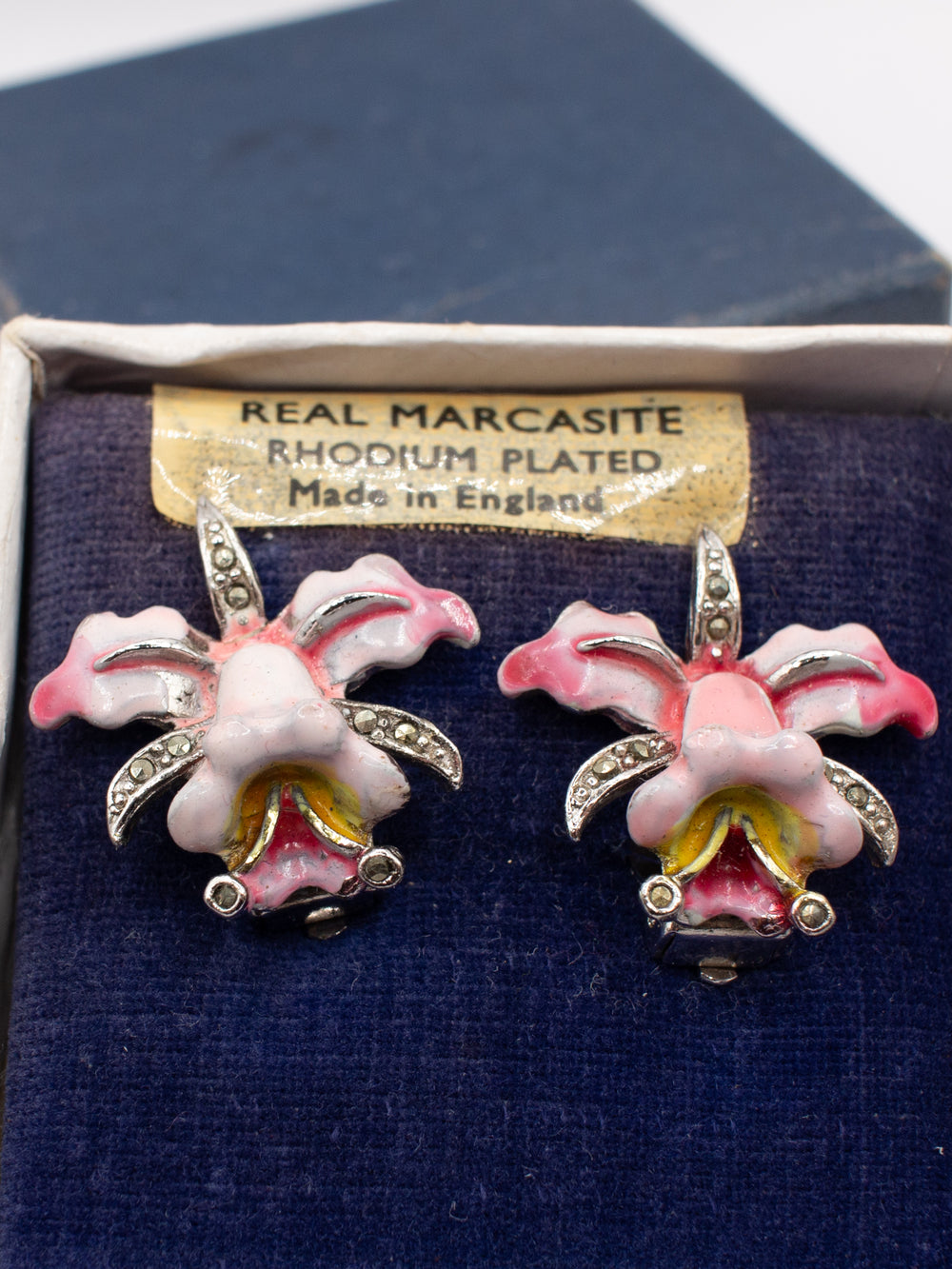 Vintage 50's Clip-on Earrings in Pink