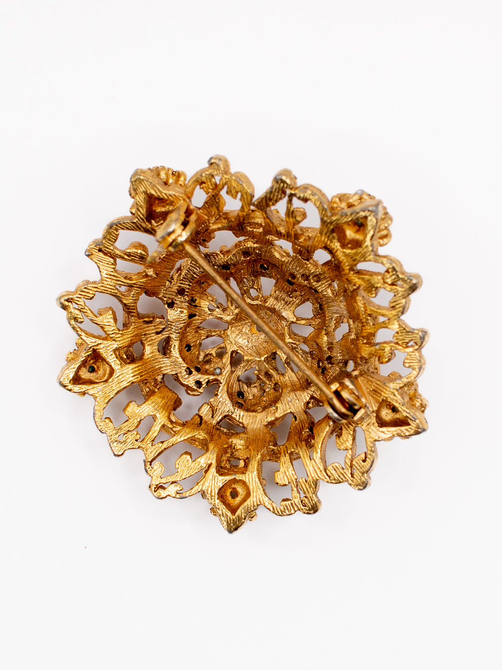 Vintage Brooch in Gold