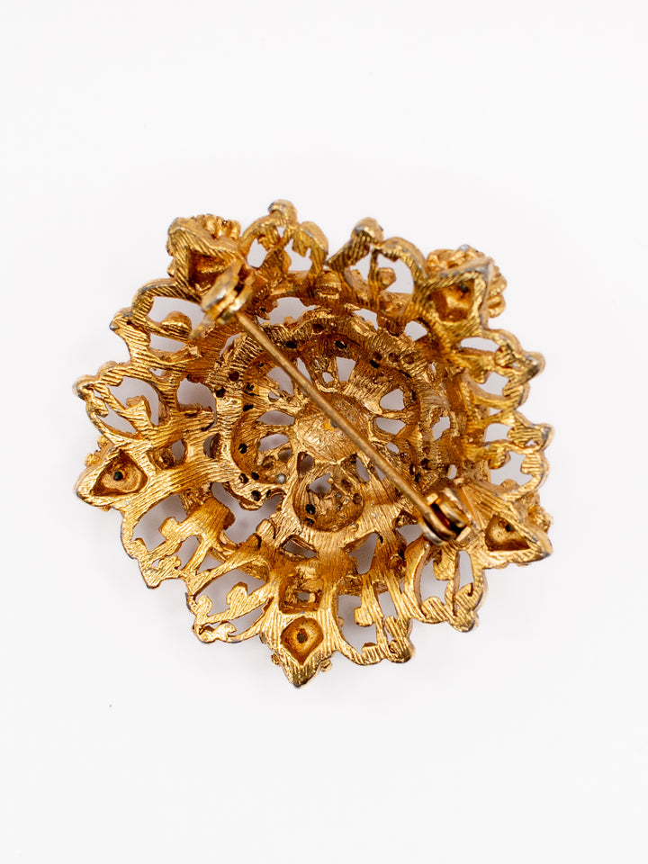 Vintage Brooch in Gold