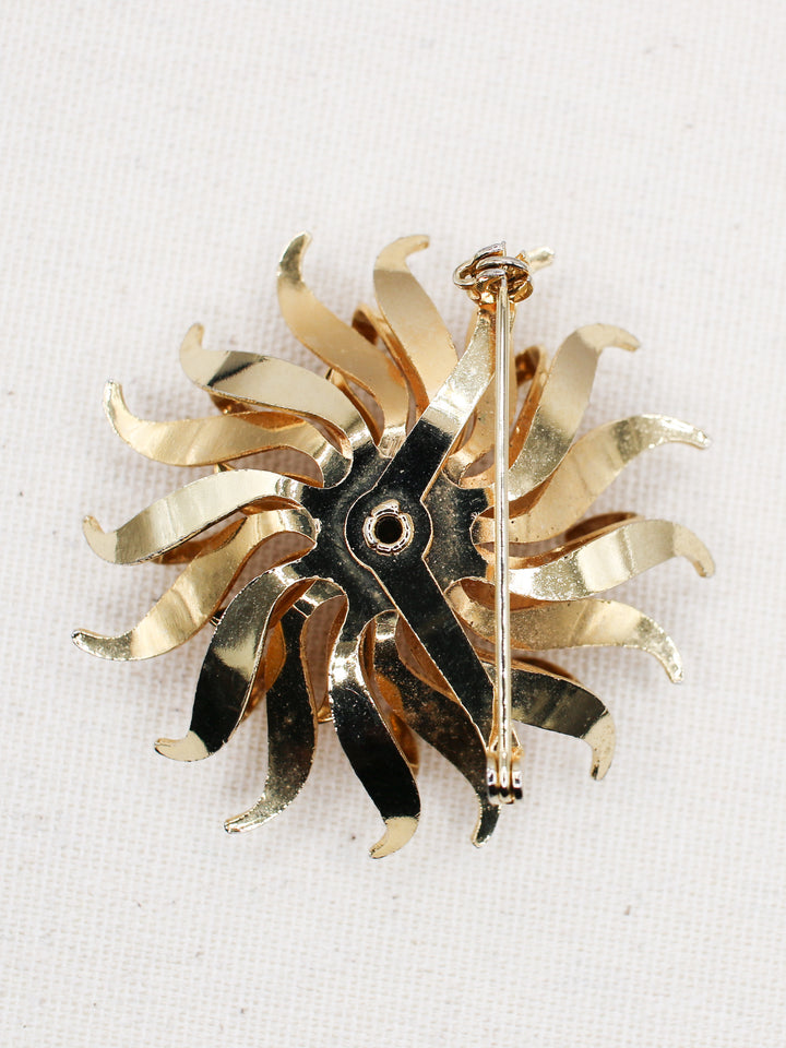 Vintage 60's Brooch in Gold