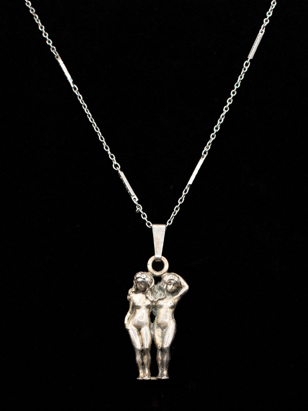 Vintage 60's Necklace in Silver
