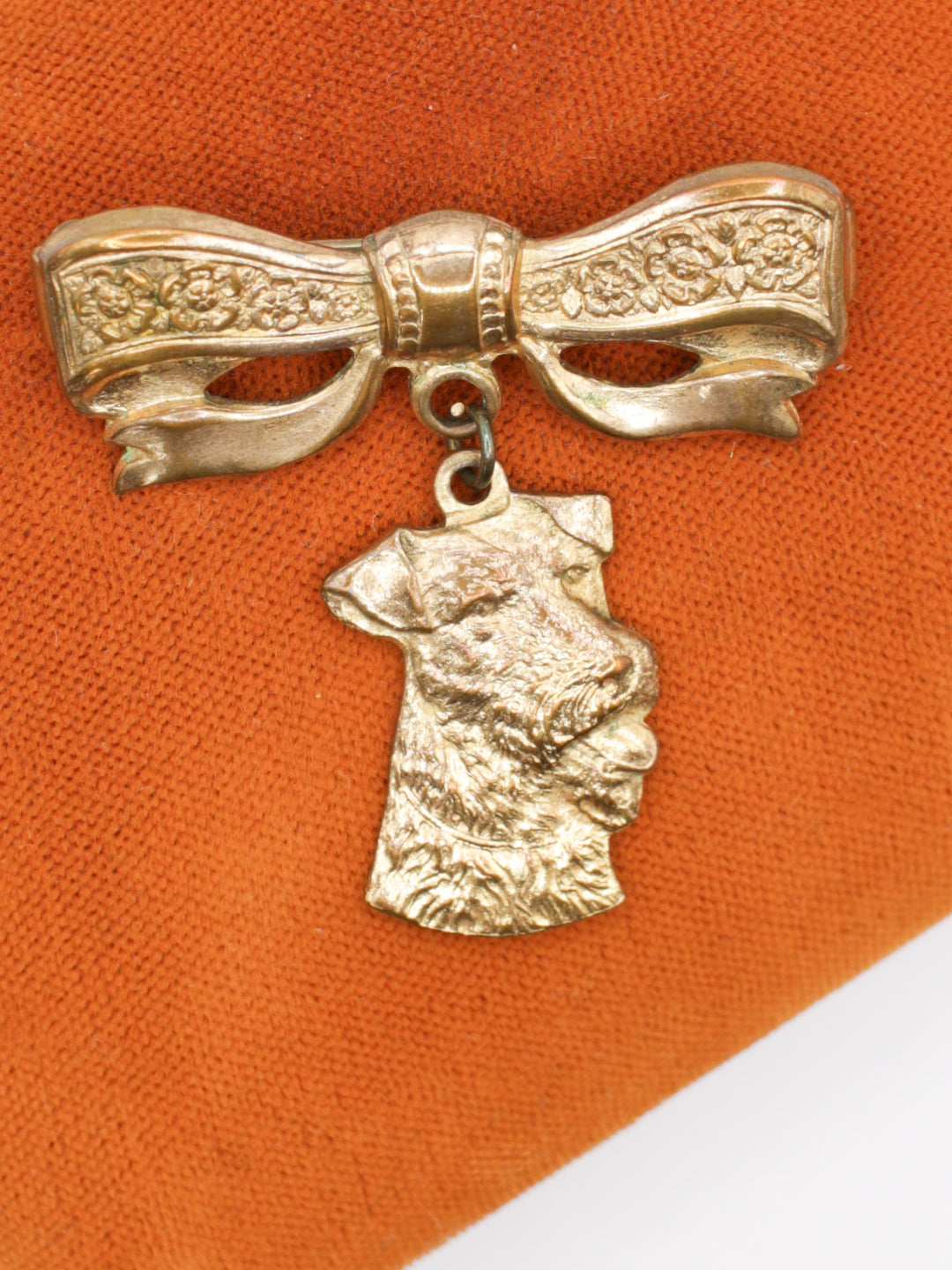 Vintage 50's Brooch in Gold